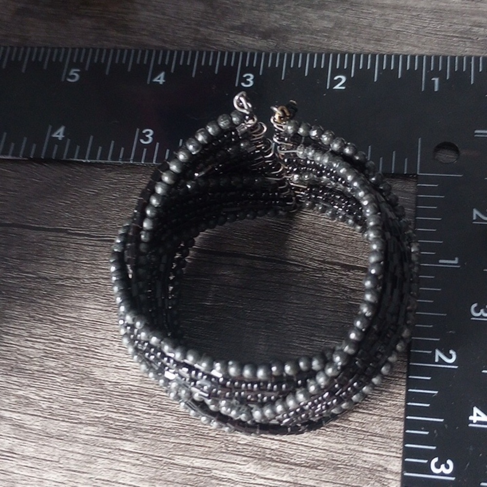 Elegant Black Beaded Bracelet B1002 - Picture 3 of 3